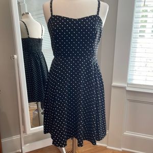 NWT Sz M(6) Old Navy fit and flare black/white adjustable straps elastic back